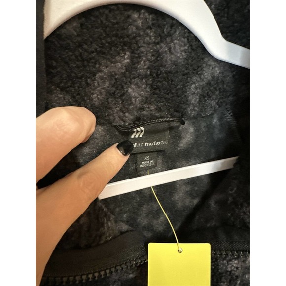 NWT All In Motion Sherpa Jacket Dark Gray Leopard Size XS NEW S2221 - Picture 3 of 4